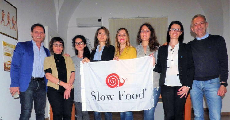 SLOW FOOD SI RINNOVA: NUOVO DIRETTIVO DELLA CONDOTTA PALAGIANO MARE E GRAVINE SLOW FOOD SI RINNOVA: NUOVO DIRETTIVO DELLA CONDOTTA PALAGIANO MARE E GRAVINE