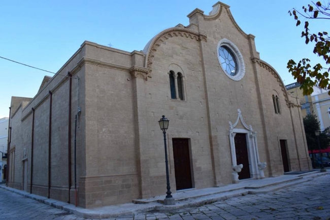 VISITA ALLA CHIESA MADRE DI MOTTOLA VISITA ALLA CHIESA MADRE DI MOTTOLA