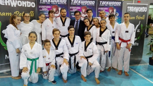 IL CAMPIONE MONDIALE DI TAEKWONDO CARLO MOLFETTA HA AFFASCINATO GLI ATLETI DI MASSAFRA IL CAMPIONE MONDIALE DI TAEKWONDO CARLO MOLFETTA HA AFFASCINATO GLI ATLETI DI MASSAFRA