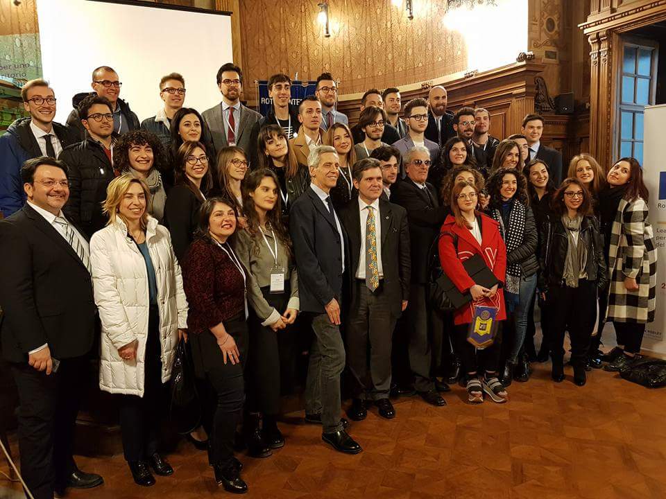 IL ROTARY INVESTE SUI GIOVANI CON IL PROGRAMMA RYLA IL ROTARY INVESTE SUI GIOVANI CON IL PROGRAMMA RYLA