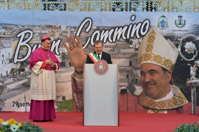 CAMMINEREMO INSIEME. COSÌ HA ESORDITO MONS. CLAUDIO MANIAGO CAMMINEREMO INSIEME. COSÌ HA ESORDITO MONS. CLAUDIO MANIAGO
