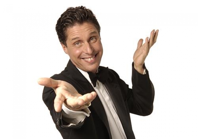RAUL CREMONA IN SCENA A TARANTO
