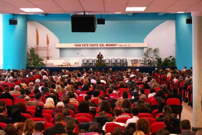 ASSEMBLEA ANNUALE DEI TESTIMONI DI GEOVA ASSEMBLEA ANNUALE DEI TESTIMONI DI GEOVA