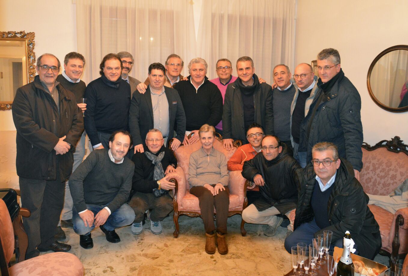 EX COMPAGNI DI CLASSE DELLA DE AMICIS INSIEME DOPO QUASI 45 ANNI EX COMPAGNI DI CLASSE DELLA DE AMICIS INSIEME DOPO QUASI 45 ANNI