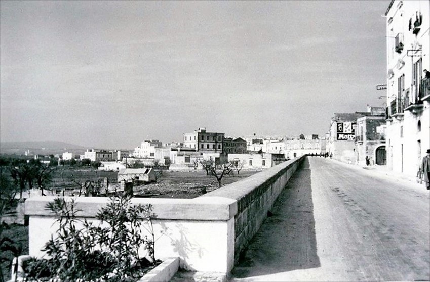 I giardini prima della costruzione della passeggiata su via Roma