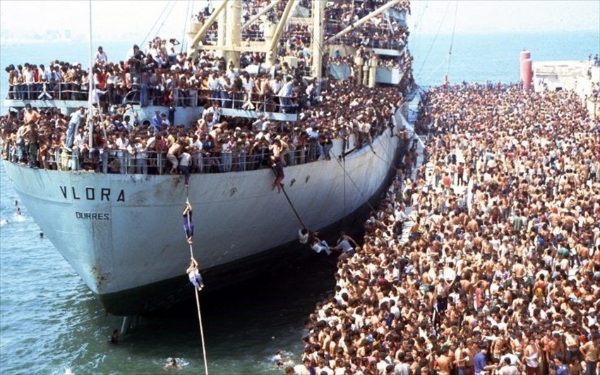 Nave Vlora. Sbarco degli albanesi a Bari