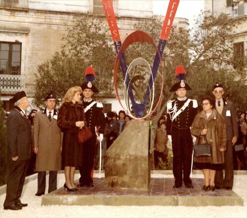 Inaugurazione monumento ai carabinieri caduti