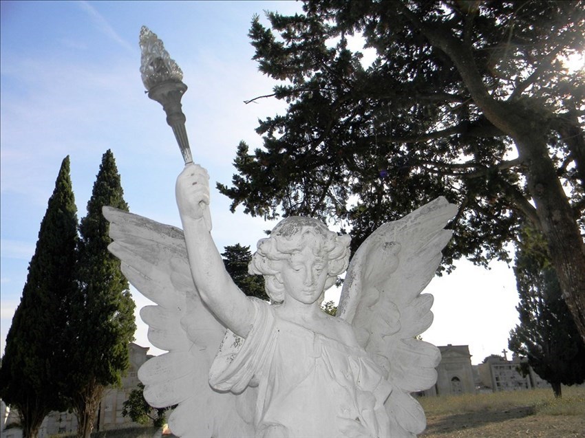 L'angelo del cimitero faceva parte del vecchio monumento ai caduti nell'Orto del Principe