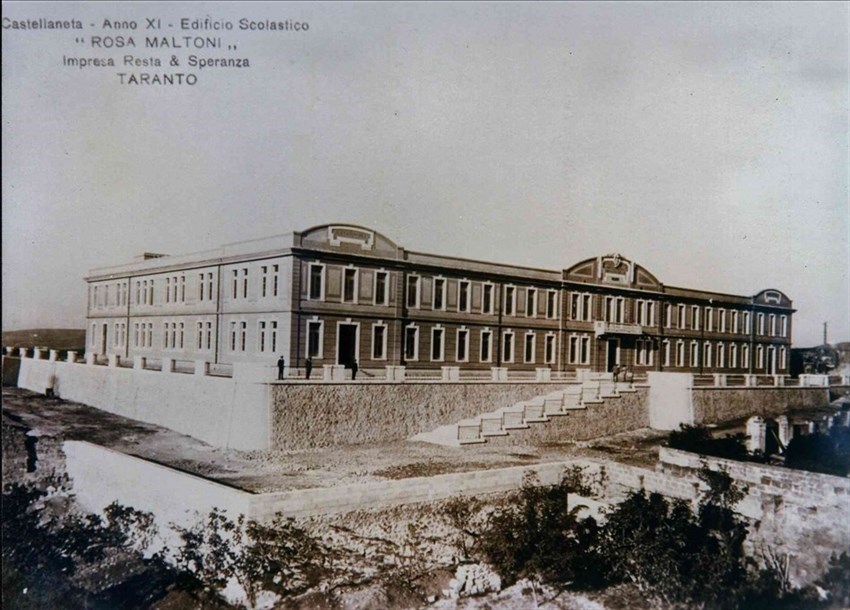 Il nuovo edificio scolastico fu intitolato a Rosa Maltoni-Mussolini