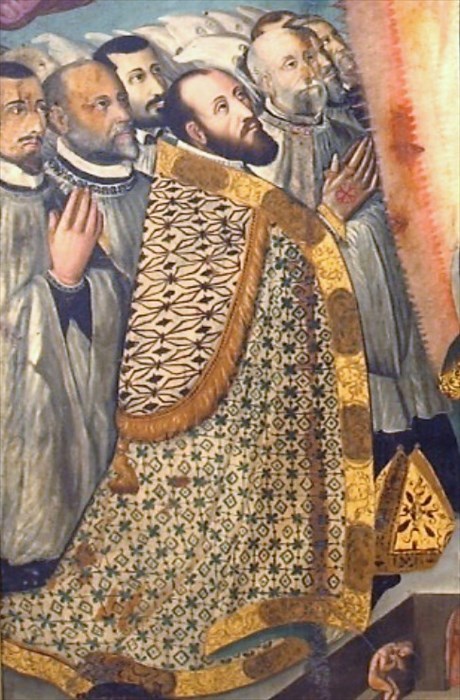 Particolare del dipinto con la corte maschile tra cui il vescovo mons. Bernardo de Benedictis, alti prelati del Capitolo e dietro confratelli incappucciati