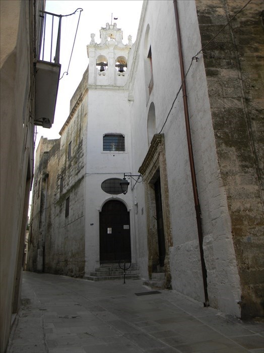 Castellaneta, ex monastero del Rifugio e, a destra, la chiesa di santa Maria