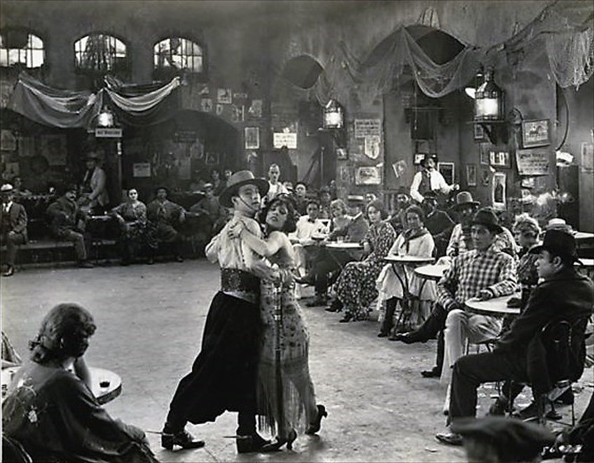 Film 'I 4 cavalieri dell'Apocalisse', Rodolfo Valentino nella famosa scena di tango argentino