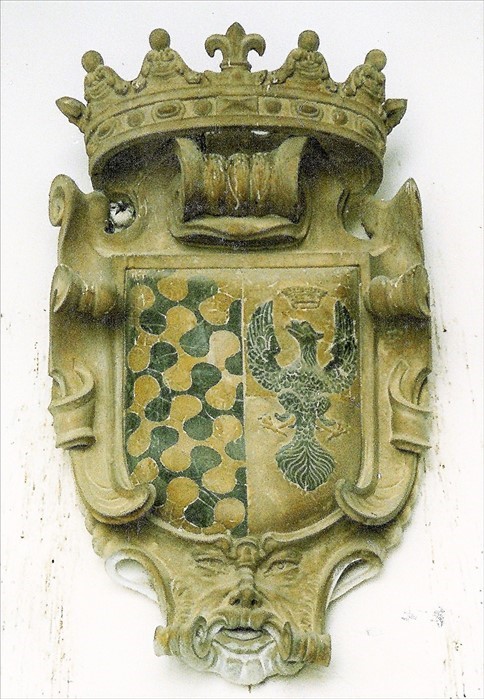 Altro stemma De Mari-Doria nel palazzo De Mari di Acquaviva