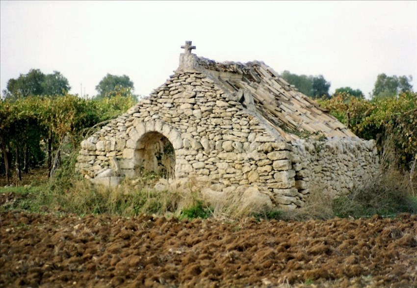 Chiesetta rurale nell'agro castellanetano