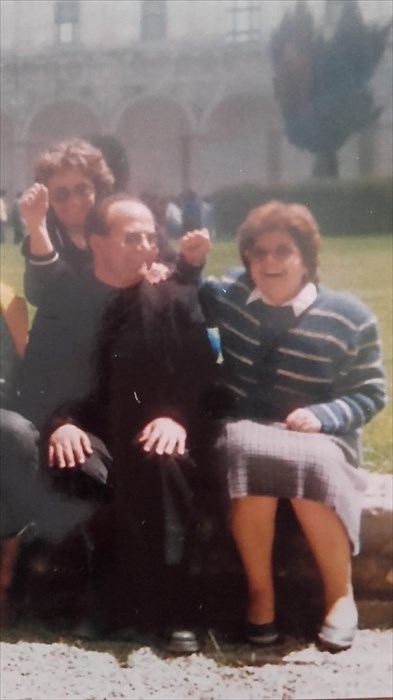 La professoressa Gigliobianco in un momento di relax legato alla scuola.